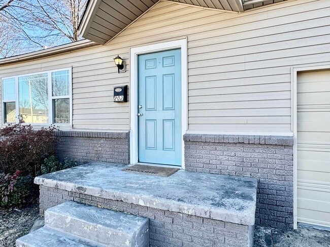 Photo - PROMO: Get HALF month’s rent free when you sign the lease TODAY! / 3 Bed, 1 Bath Home with Fenced...