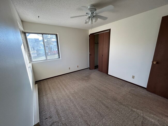 Photo - Lakeview Apartments