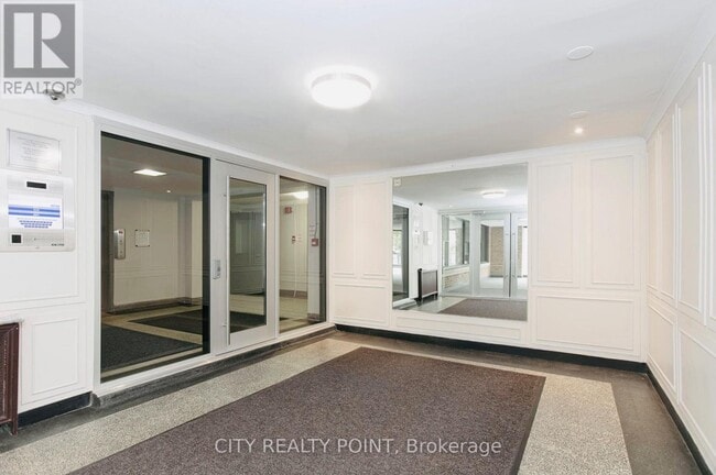 Photo - 1545 Bathurst St Unité 402