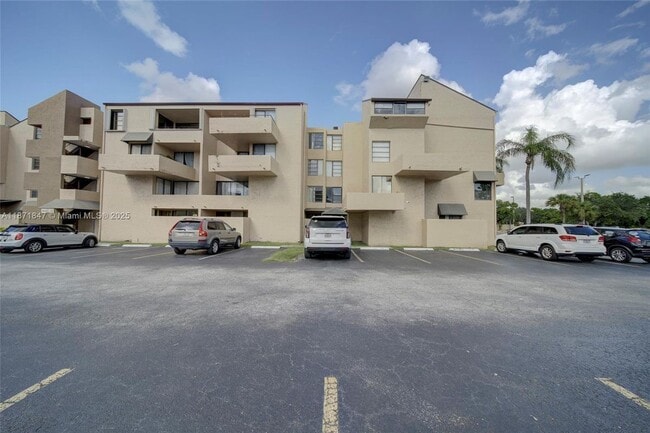 Building Photo - 10400 SW 108th Ave Rental