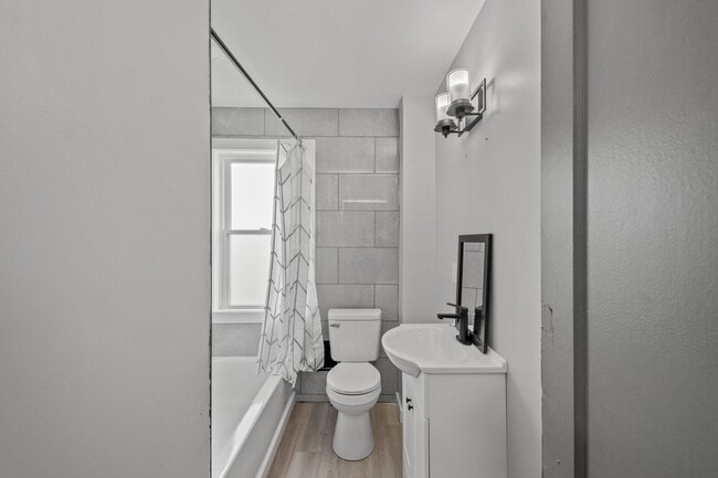 Photo - Stunning 3 bedroom home in Carrick available August 15!