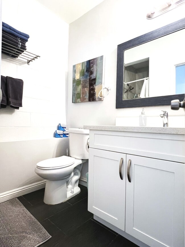 Photo - 515 N Azusa Ave Unit #E