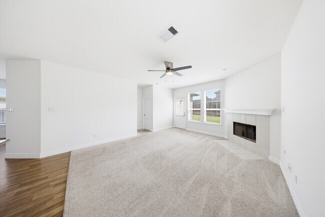 Photo - 40615 Guillemont Ln