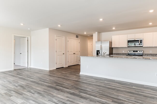 Photo - 2167 Bayside St SW