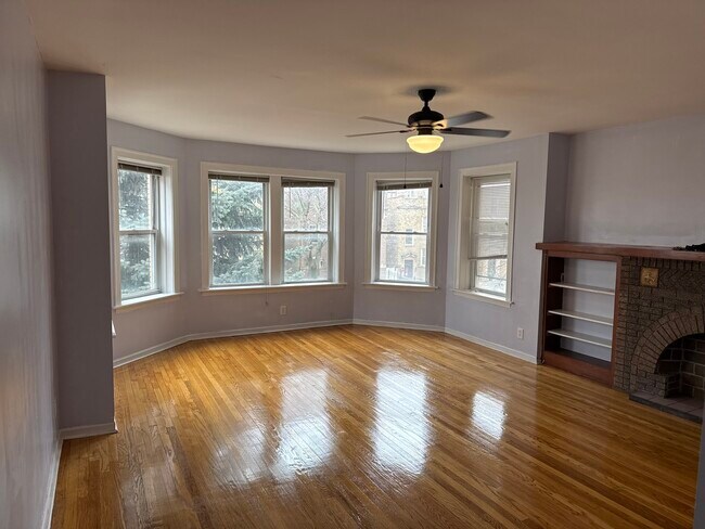 Photo - 6429 N Claremont Ave Unit 2