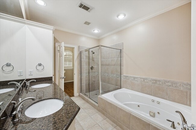 Building Photo - 1321 Whispering Pines Dr Rental