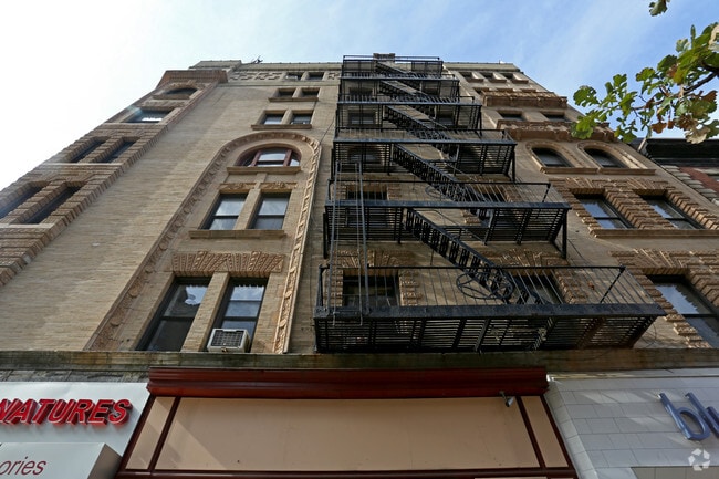 Photo - 233 W 83rd St