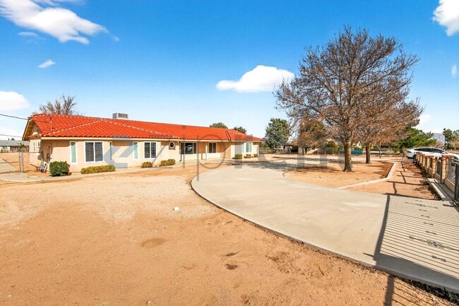 Photo - 15380 Mission St