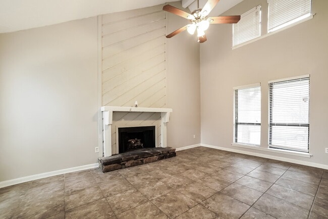 Photo - 4381 Crescent Park Dr