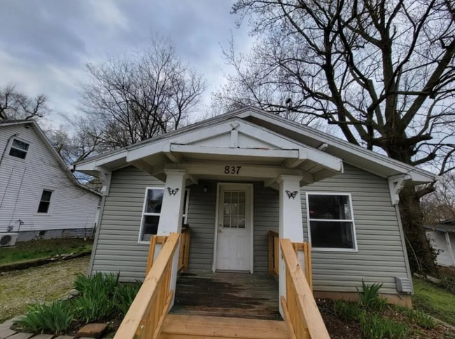 Building Photo - 837 S Ferguson Ave