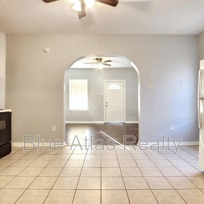 Photo - 2937 S Adams St