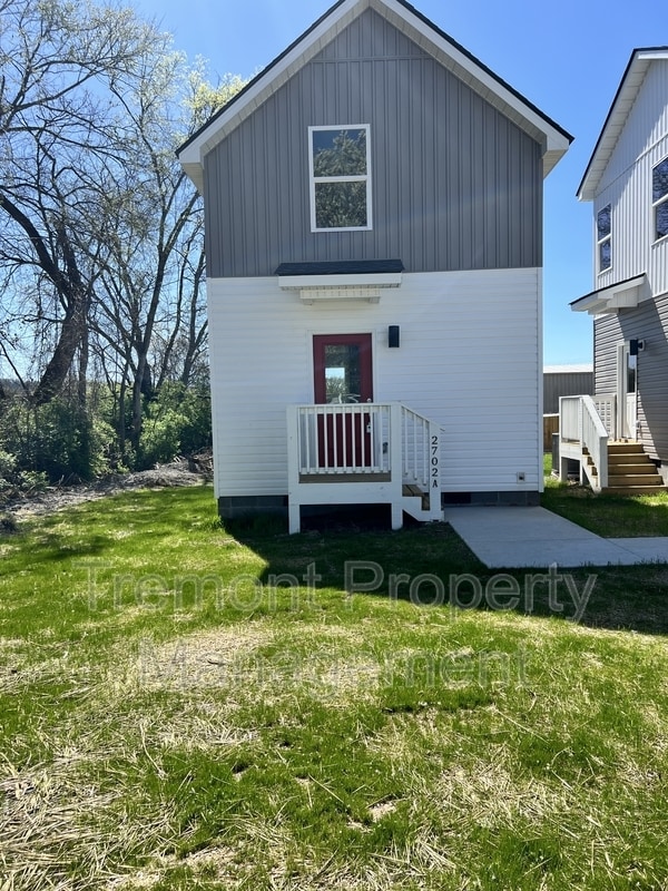 Building Photo - 2702 E 39th St