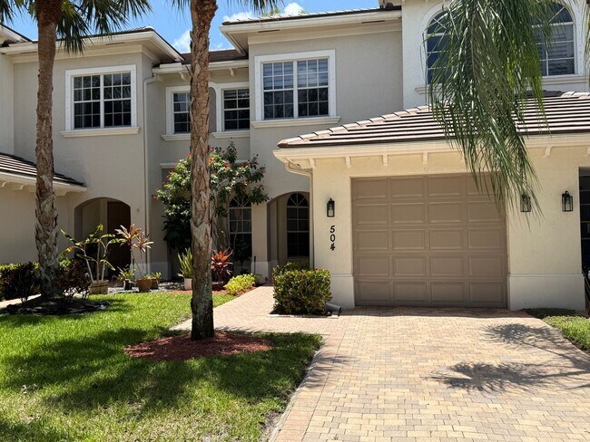 Two-story Upscale Townhouse located at Bel... - Two-story Upscale Townhouse located at Bel...