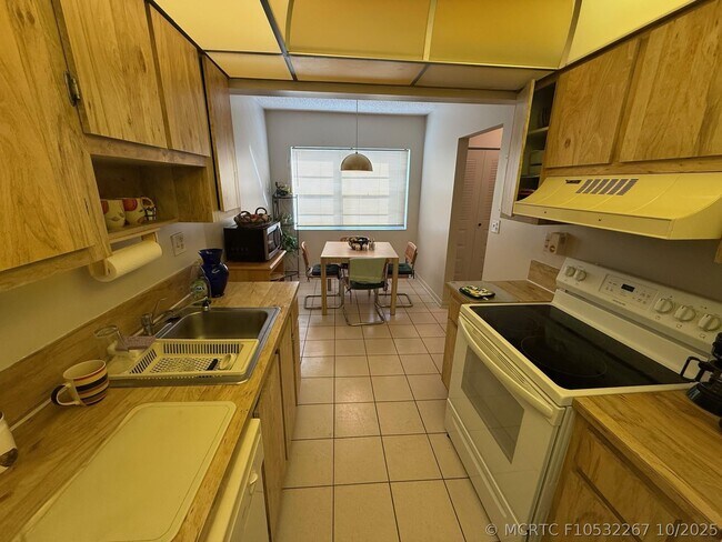8405 NW 61st St Unit D315