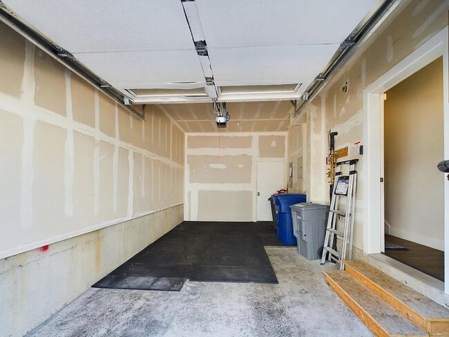 Building Photo - 510 Coho Walk SE