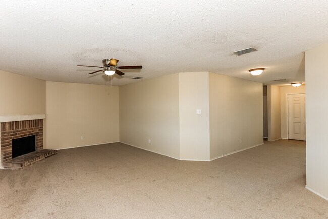 Photo - 129 Phlox Ln