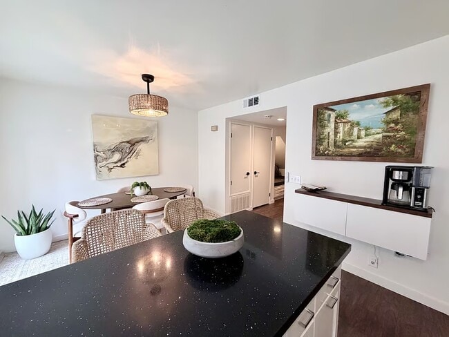 Photo - 177 N Singingwood St