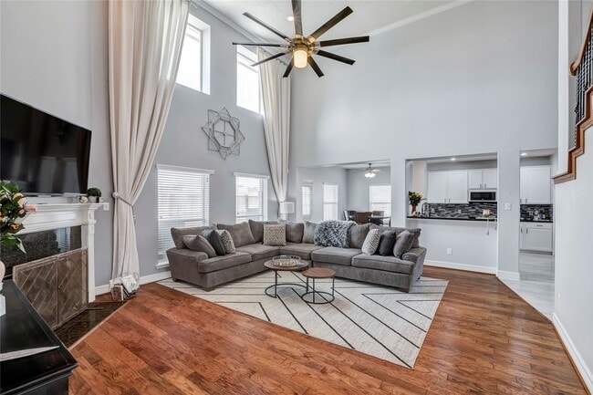 Photo - 8602 Briar Oaks Ln