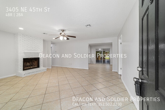 Photo - 3405 NE 45th St