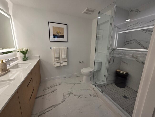 Photo - 1640 NE 125th St Unit B1