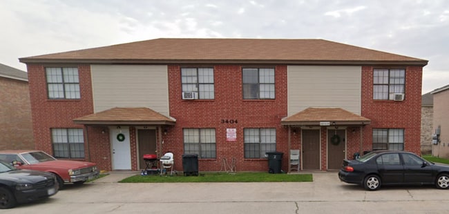 Building Photo - 3404 Barcelona Dr Unit D