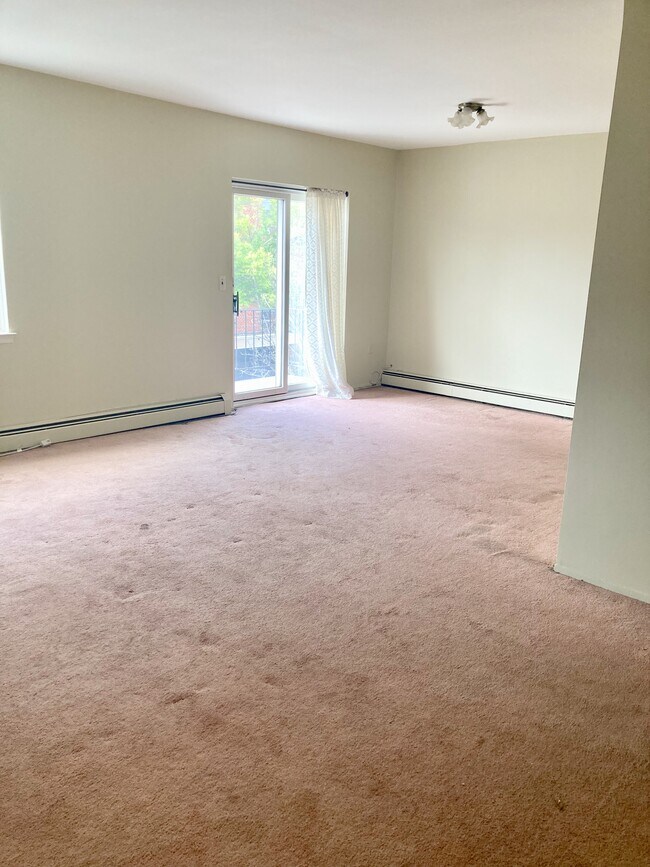 Photo - 2065 E 19th St Unidad 3