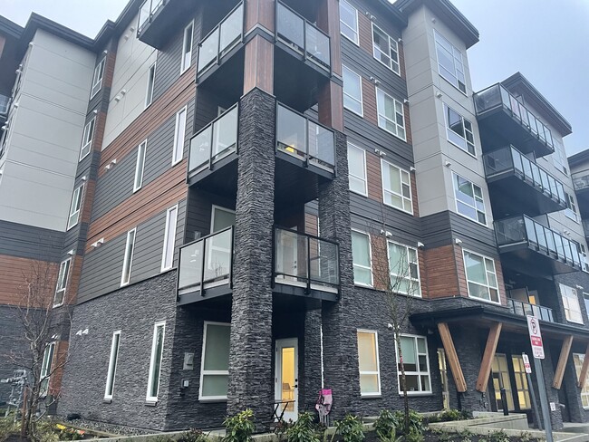 Building Photo - 12109-12223 223 St Unit 516