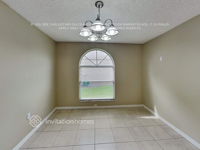 Photo - 706 49th St E