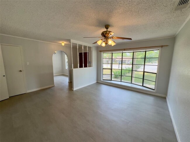 Photo - 821 Guadalupe St