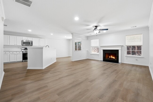 Photo - 3050 Centerglen Ln