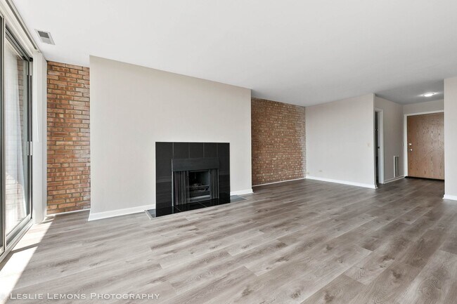 Photo - 5950 Oakwood Dr Unit 6A