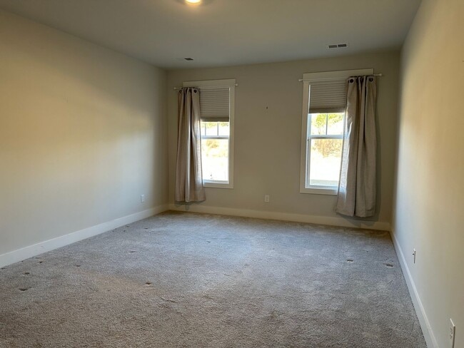 Photo - Fantastic Location & Price with Bonus Room!