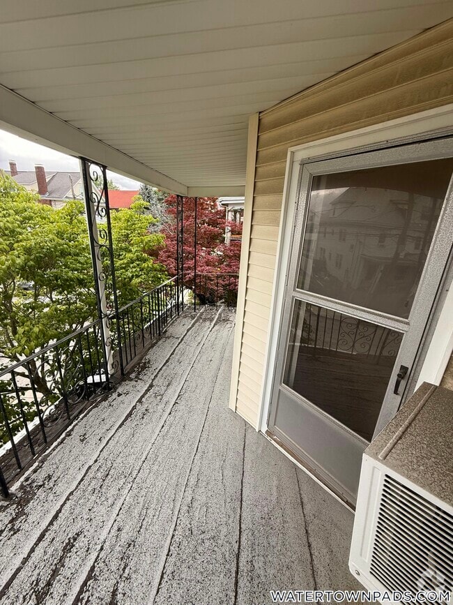 Building Photo - 104 Boylston St Unit 2 Rental