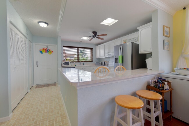 Photo - 2008 S Federal Hwy Unidad 301