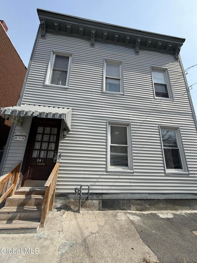 Building Photo - 247 Elk St