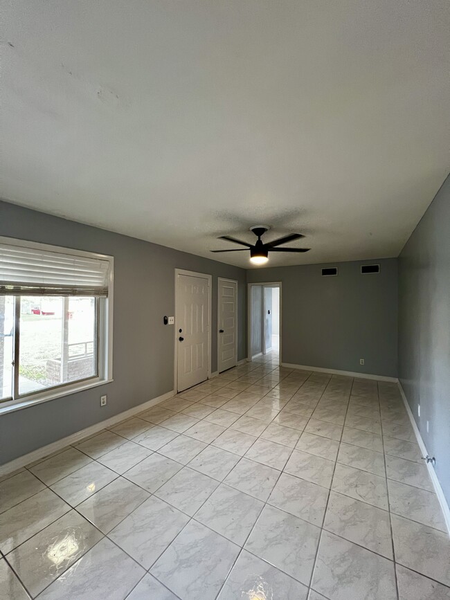 Photo - 304 Staunton St