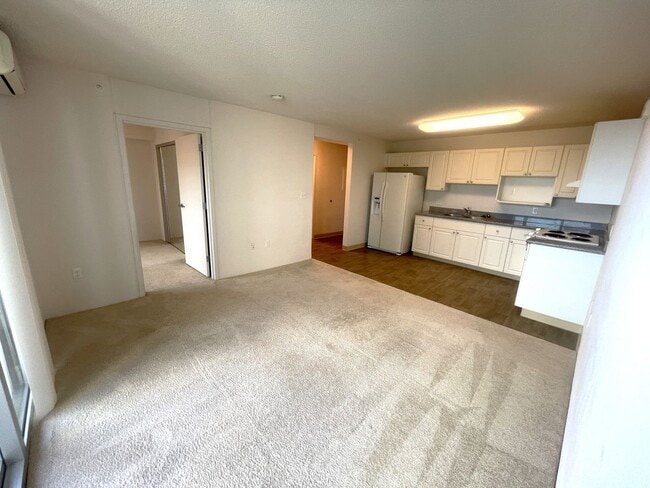 Photo - 1 Bed 1 Bath 1 Parking in 801 South! Water & Sewer included! Unidad 2203
