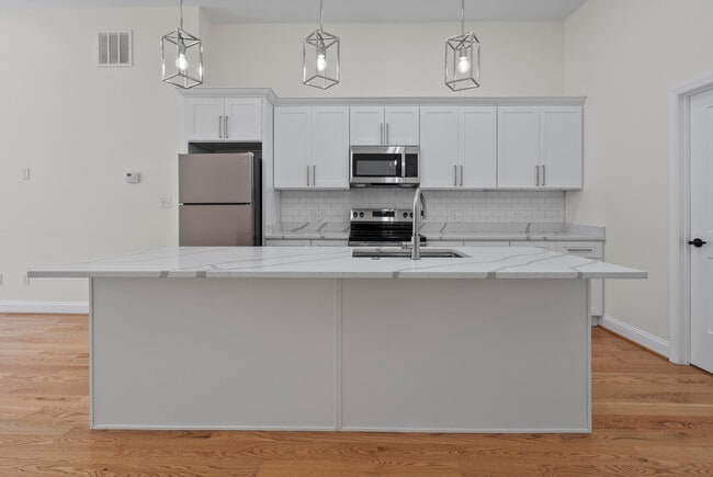 Photo - 530 N Carrollton Ave