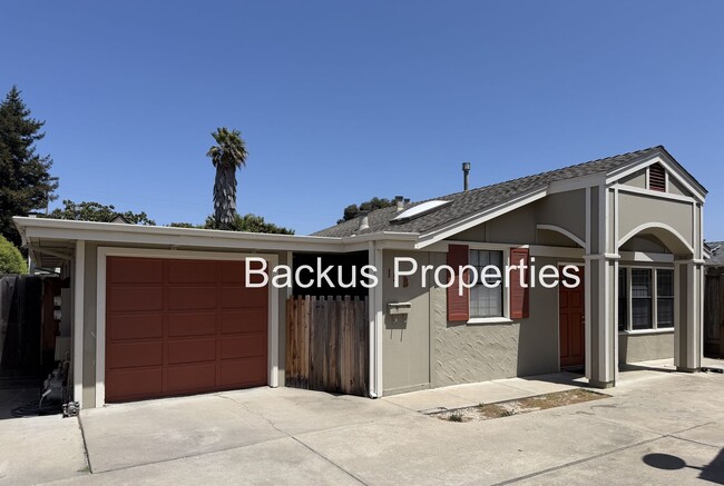Building Photo - 15 E Acacia St Unit 15-B