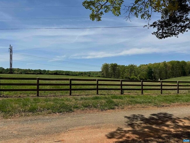 Photo - 86 Saddle Creek Ln