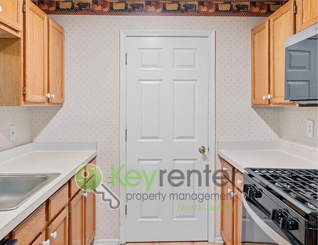 Photo - Ground-Floor 2BR/2BA in Desirable Franklin Crossing – Mahwah