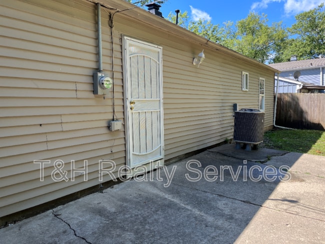 Photo - 8238 Wysong Dr