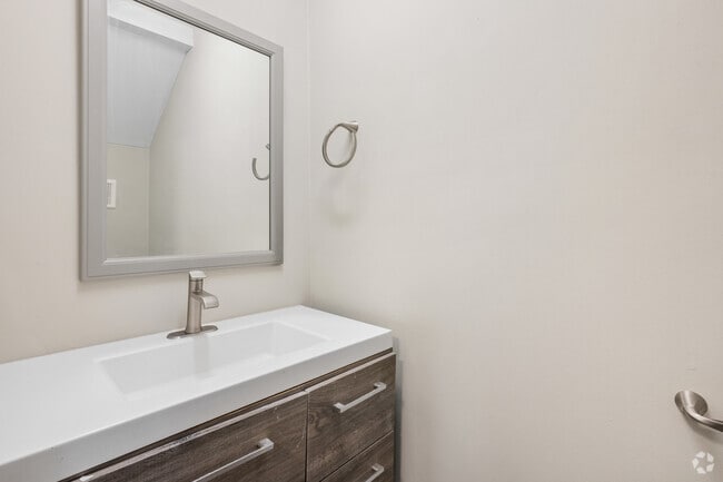 1BR, 1.5BA Loft - 750SF - Morgen 1/2 Bathroom