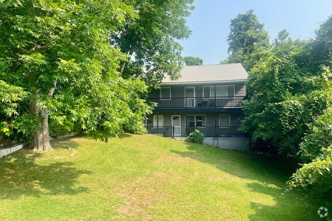Building Photo - 2103 Pender Ave Unit 3 Rental