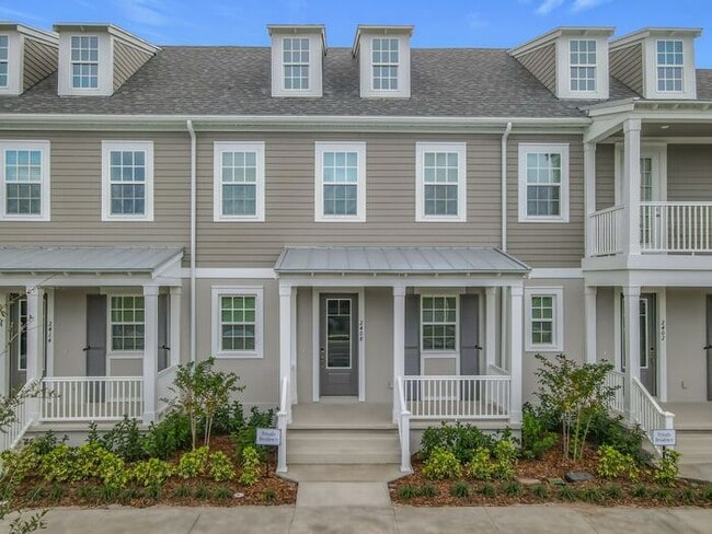 Building Photo - Brand New Luxury Town House in Island Village a Celebration, FL maintenance free community.