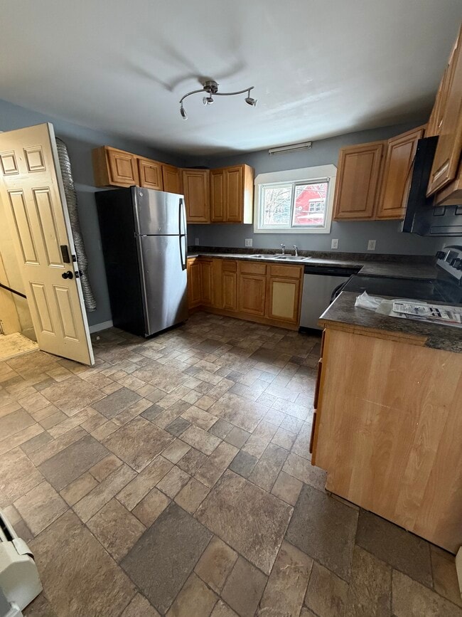 Photo - 452 Manchester St Unit 2