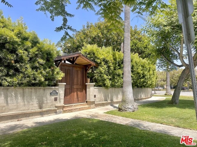 Photo - 2216 Meade Pl