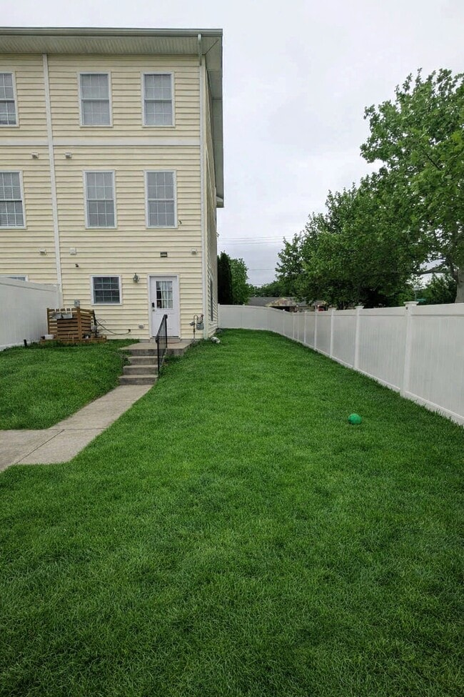 Photo - 3221 Stanton Rd SE