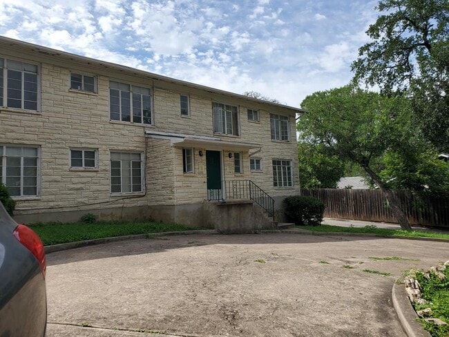 Photo - 3202 Grooms St Unidad E