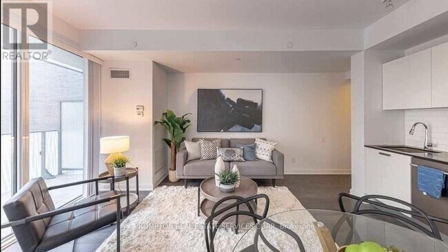 Photo - 42 Charles St E Unit 607